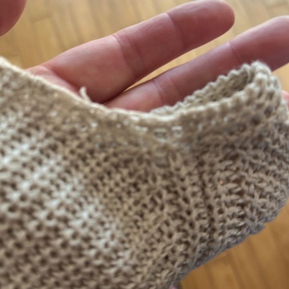 DONNA Karan Essentials champagne sweater that hugs your body ever so slightly L - Picture 10 of 11